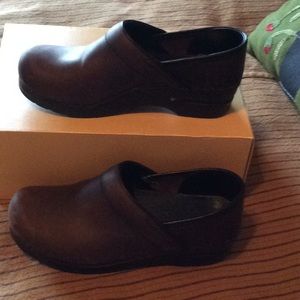 SANITA BROWN CLOG